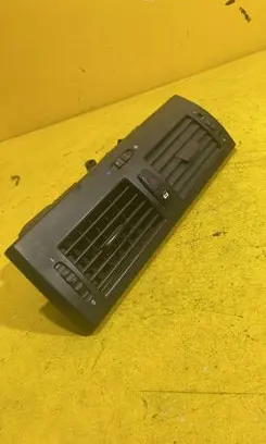 BMW X3 E83 Dash center air vent grill RZ4R1P2K9