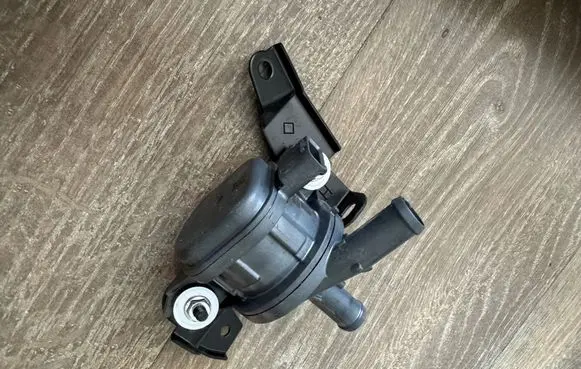 Toyota bZ4X Electric auxiliary coolant/water pump G904042050