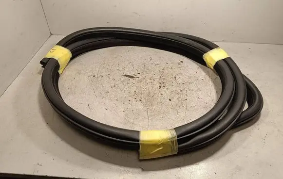 Lancia Thema Front door rubber seal 