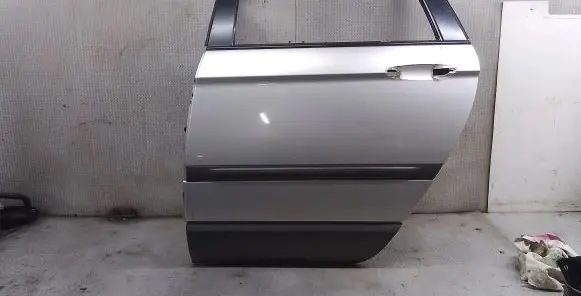 Chrysler Pacifica Rear door