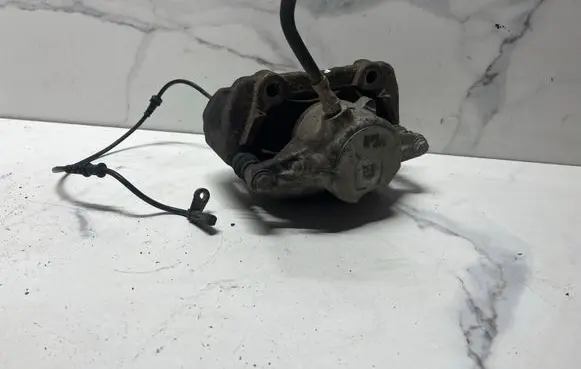 Mercedes-Benz C W204 Front brake caliper