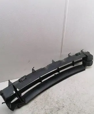 Volvo V50 Front bumper lower grill 