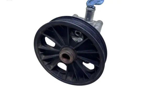 Volvo XC70 Power steering pump