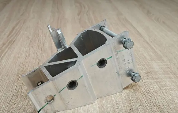 BMW X4 G02 Radiator mount bracket 7399965