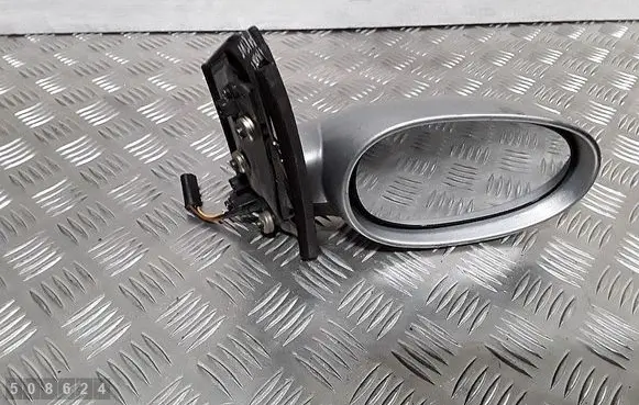 Front door electric wing mirror