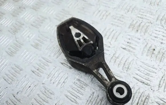 Peugeot 208 Engine mount bracket 9815650580