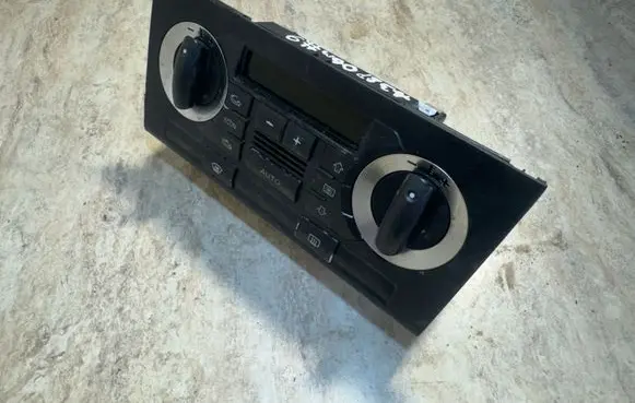 Audi A3 S3 8P Climate control unit 8P0820043H
