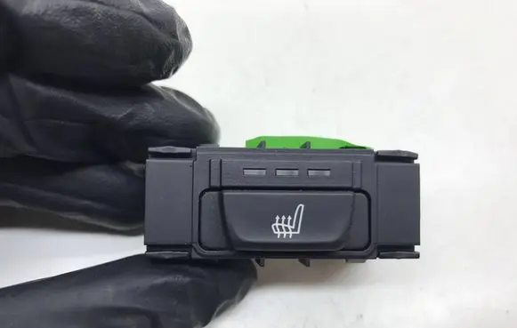 BMW X5 G05 Seat heating switch 6828057 18347910 30549687