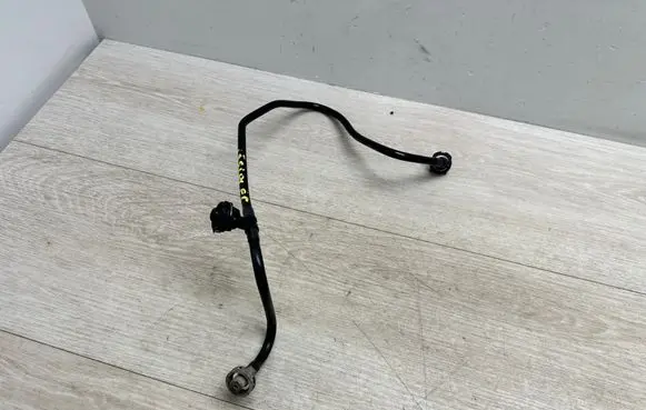 Engine coolant pipe/hose