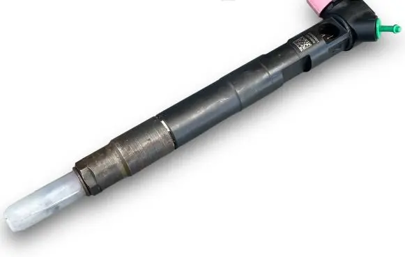 Mercedes-Benz C W205 Fuel injector 28308779