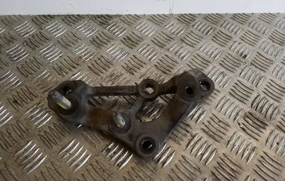 Mazda CX-7 Gearbox mounting bracket