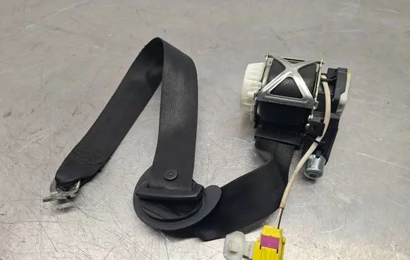 Volkswagen PASSAT B6 Front seatbelt 3C1857705F