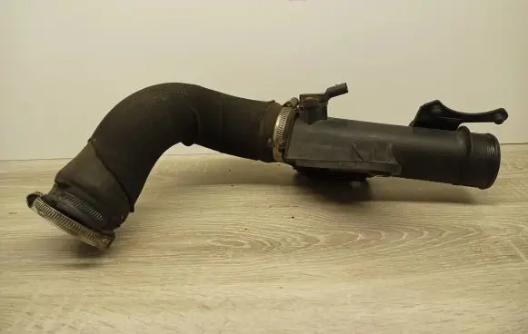 Audi A5 8T 8F Intercooler hose/pipe 8K0145673E