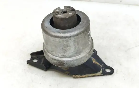 Volkswagen Transporter - Caravelle T5 Engine mount bracket 7E0199256J
