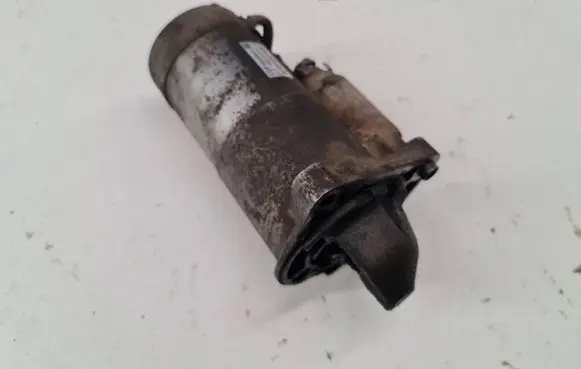Opel Zafira B Starter motor 55353857 M001T30071