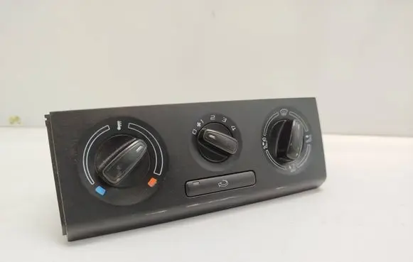 Skoda Fabia Mk2 (5J) Climate control unit 5J0819045D