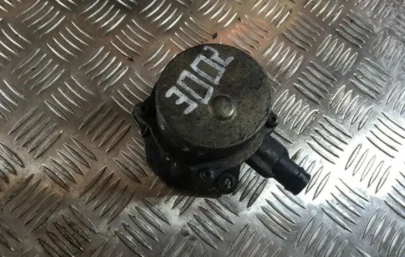 Renault Scenic II - Grand scenic II Vacuum pump 8200113585 722389 03T3647526