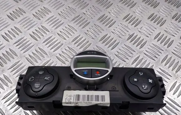 Renault Megane II Interior fan control switch 8200413906