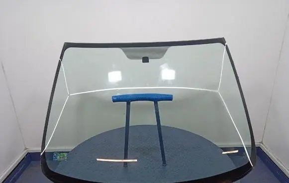 Mitsubishi Grandis Front windscreen/windshield window 