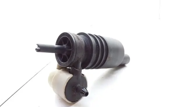 Volkswagen Touran I Windscreen/windshield washer pump