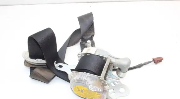 Subaru Outback (BS) Front seatbelt