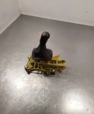 Volvo C30 Gear shifter/selector 30759098