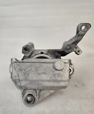 Volvo XC40 Engine mount bracket 32139919