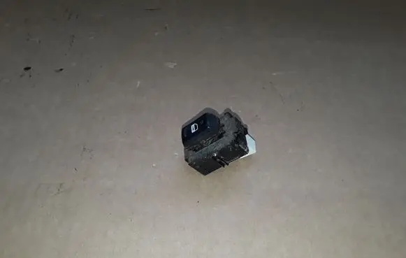 Lexus RX 300 Central locking switch button 6831