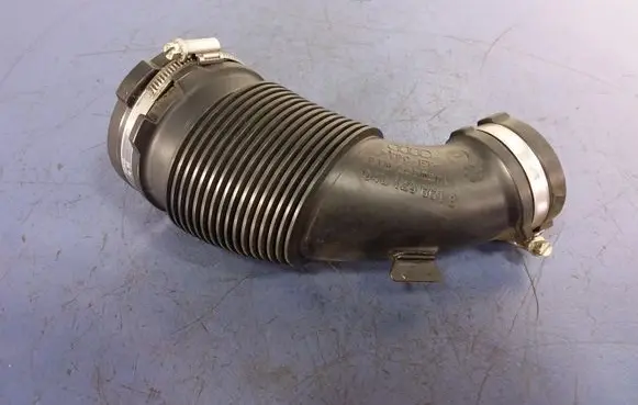 Audi A4 S4 B9 Air intake hose/pipe 04L129661B