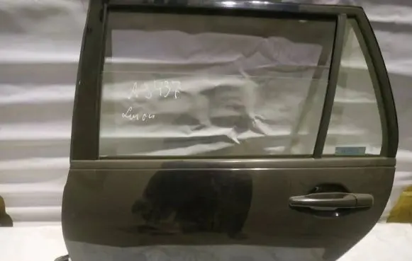 Mitsubishi Lancer Rear door juodos