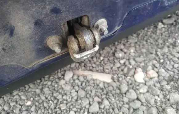 Opel Vectra C Rear door check strap stopper