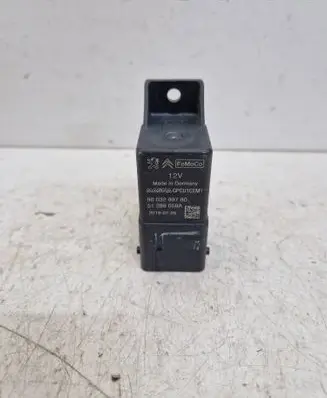 Glow plug pre-heat relay