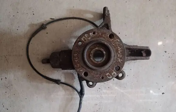 Citroen C4 Grand Picasso Front wheel hub