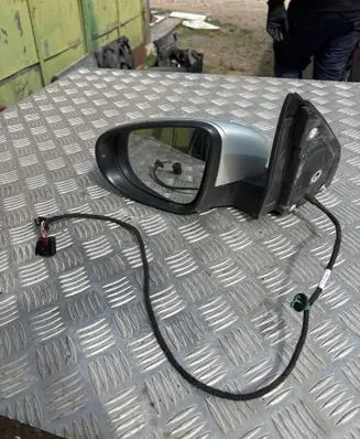 Volkswagen Golf VI Front door electric wing mirror 5K0857933B