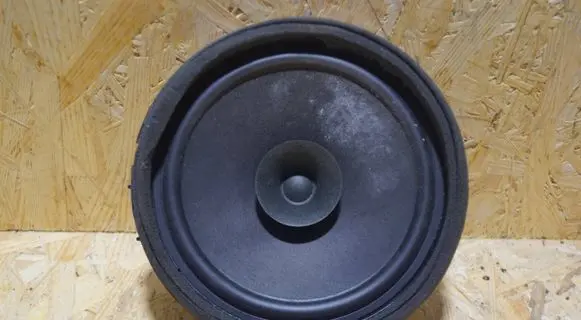 Mitsubishi L200 Front door high frequency speaker 8720A0