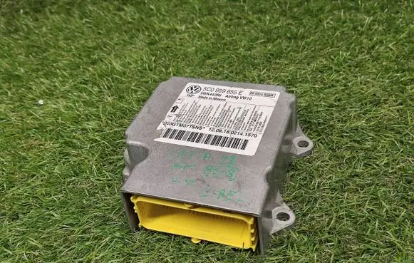 Volkswagen Jetta VI Airbag control unit/module 5C0959655E