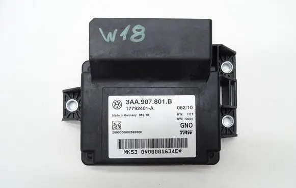 Volkswagen Tiguan Hand brake control module 3AA907801B