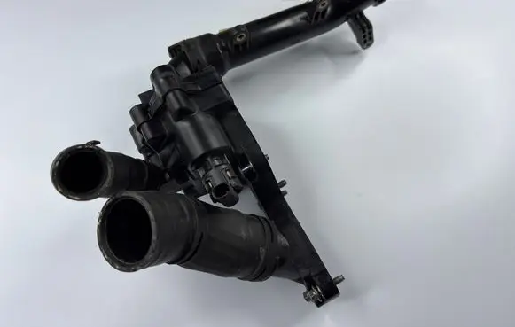 Mercedes-Benz GLS X167 Thermostat/thermostat housing A2562033700 A2562035200 A2560107300