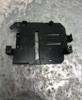 Volkswagen Touran III Engine control unit holder 5TB919937ABILI 5TB919937A