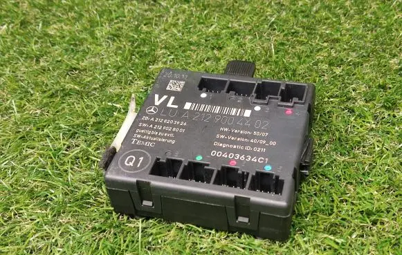 Mercedes-Benz C W204 Door control unit/module A2129004402 A2128203926 A2129028001