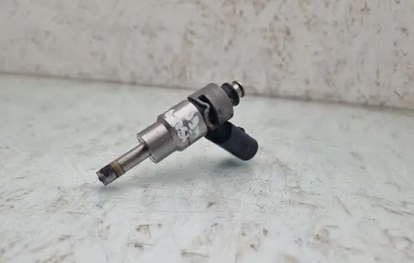 Audi A3 S3 8P Fuel injector 06D133036D