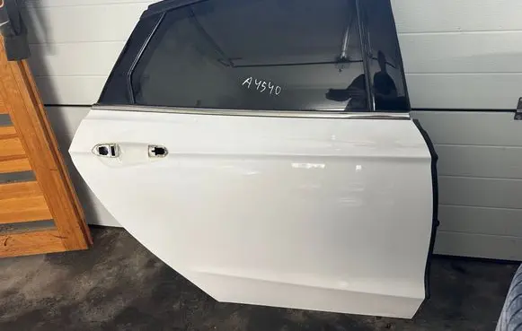 Ford Fusion II Rear door 059AA