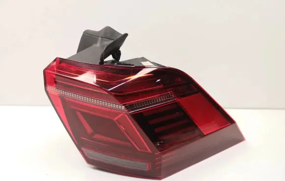 Volkswagen Tiguan Rear/tail lights 5NA945208G