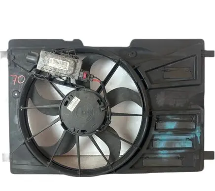 Ford Focus Radiator cooling fan shroud 8V618C607R