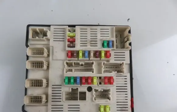 Renault Megane III BSM Control unit 284B68372R