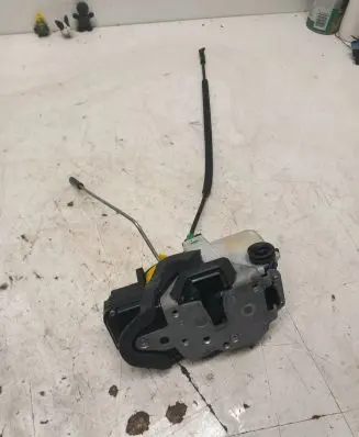 Opel Insignia A Rear door lock 13579556