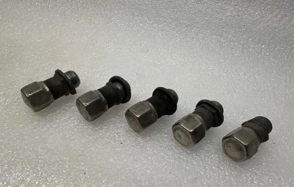 Nuts/bolts