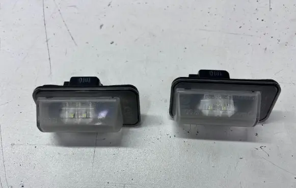 Subaru Outback (BT) Number plate light