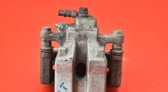 Toyota Avalon XX10 Rear brake caliper 38A