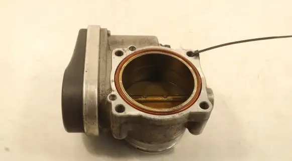 BMW 5 E60 E61 Throttle body valve 750244405